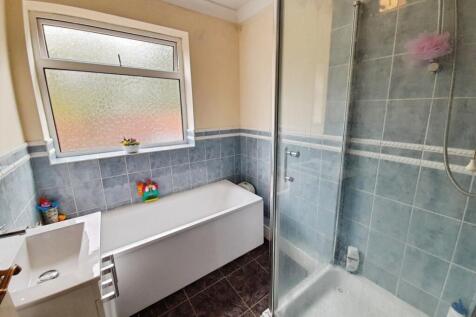 pbox-bathroom-326242.jpg