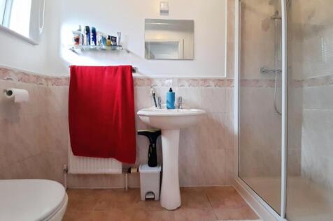pbox-bathroom-334040.jpg