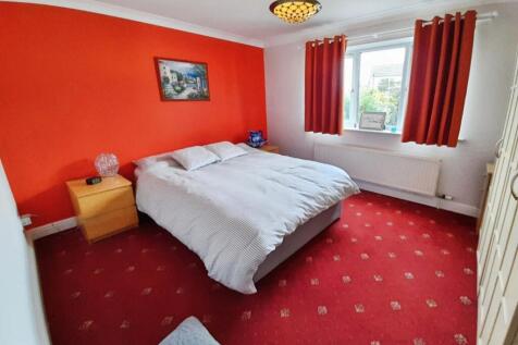 pbox-bedroom-334040.jpg