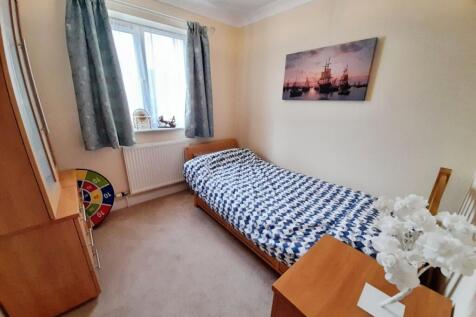 pbox-bedroom-334040.jpg
