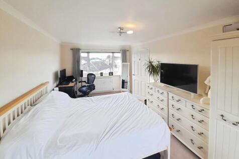 pbox-bedroom-336499.jpeg