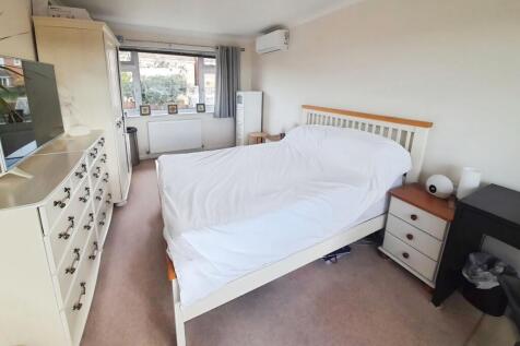 pbox-bedroom-336499.jpeg