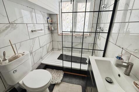pbox-bathroom-338184.jpeg