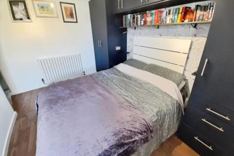 pbox-bedroom-343370.jpg