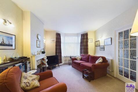 CAM02633G0-PR0254-STILL015.jpg