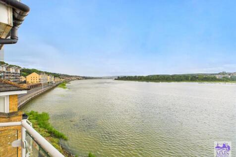 CAM04098G0-PR0071-STILL017.jpg
