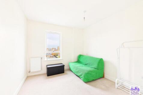 CAM04098G0-PR0113-STILL004.jpg