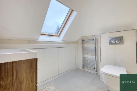 Second Floor Bathroom/WC