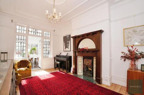Through Lounge