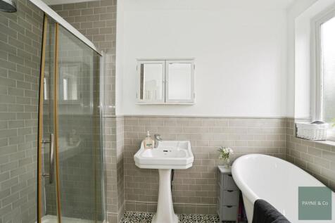 First Floor Bathroom/WC
