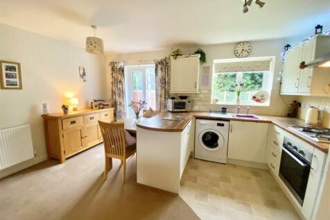 kitchen 1.jpg