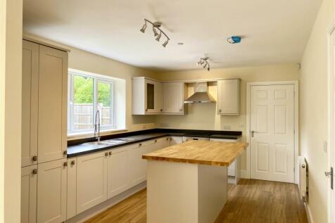 Kitchen 1.jpg