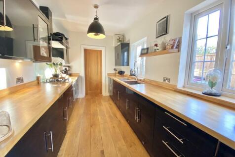 kitchen 1.jpg