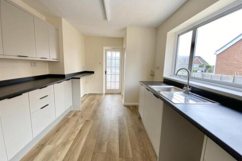 10 Cedars Drive-7.jpg