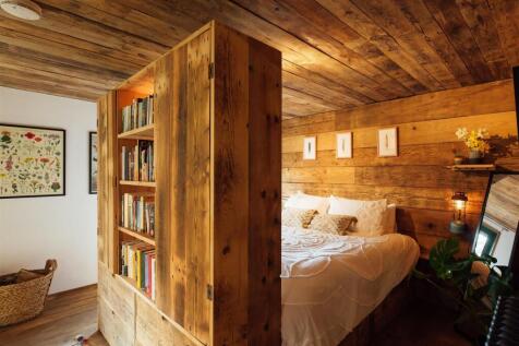 Cabin bedroom.jpg