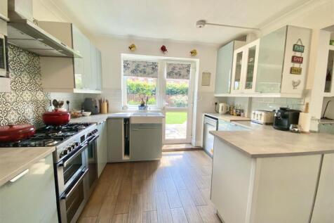 1 Cruckton Close-23.jpg