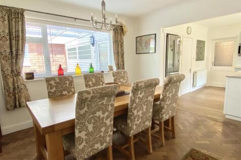 1 Cruckton Close-19.jpg