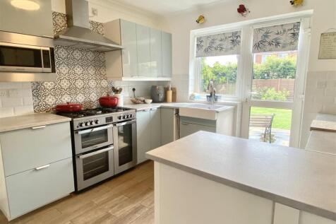 1 Cruckton Close-22.jpg