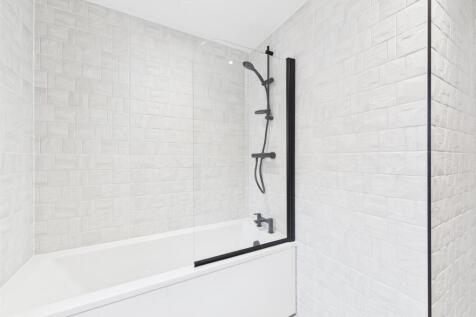 Benson_Main_Bathroom_2.jpg
