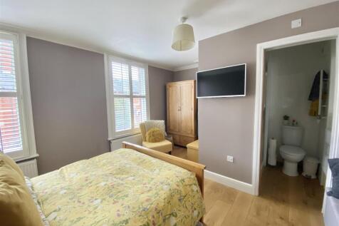 34 moreton crescent -7.jpg