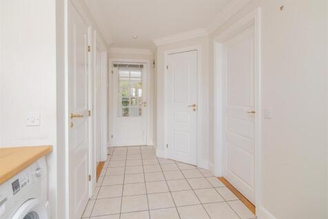 interior06.jpg