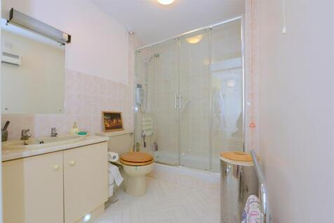 Shower room.JPG