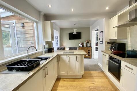 65 Lanadowne cres-15.jpg