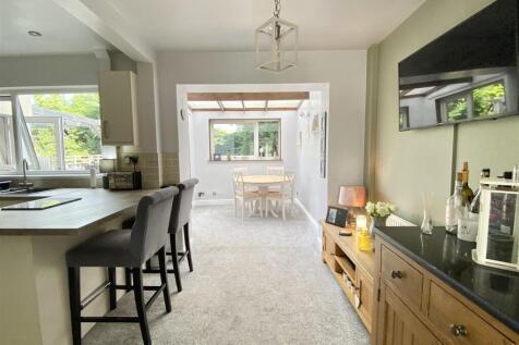 65 Lanadowne cres-17.jpg