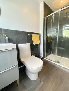 65 Lanadowne cres-11.jpg