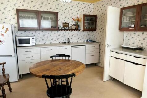 kitchen 2.jpg