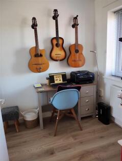 bedroom.jpg