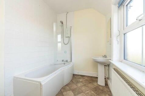 18 - Bathroom