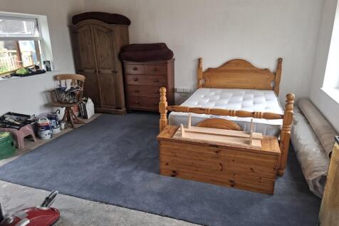 Inside Annexe