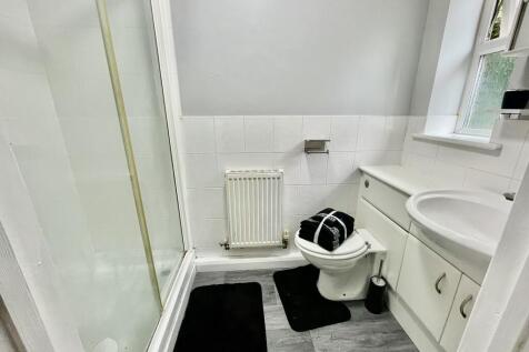 Annexe Shower Roo...