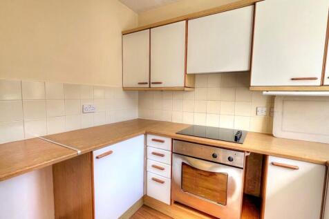 23 Balmoral Way 5...