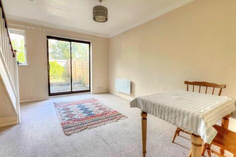 23 Balmoral Way 8...