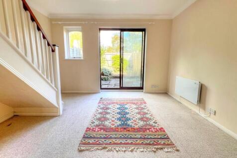 23 Balmoral Way 1...