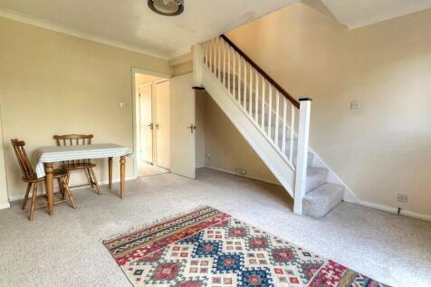 23 Balmoral Way 9...