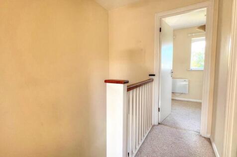 23 Balmoral Way 1...