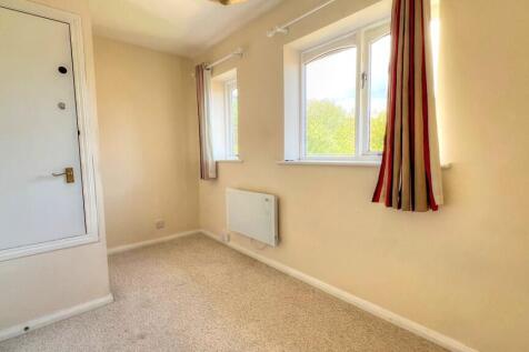 23 Balmoral Way 2...
