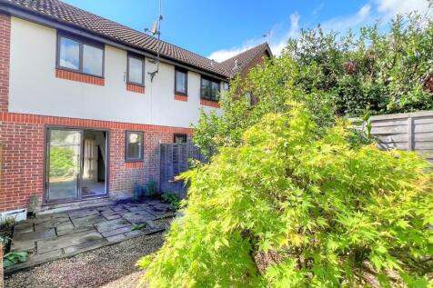 23 Balmoral Way 1...