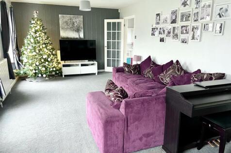 Lounge1.jpg