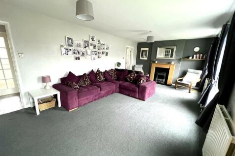 Lounge2.jpg