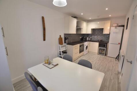 Fitted Dining Kitchen