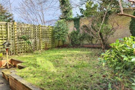 PRIVATE REAR GARDEN