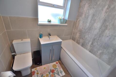 Re-Fitted Family Bathroom