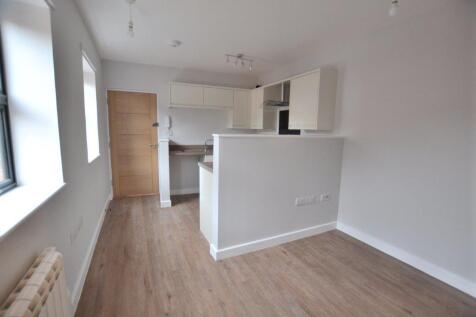Flat 3 reverse living area.jpg
