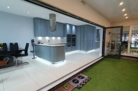 Covered Entertainment Area