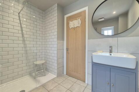 Family Shower Room