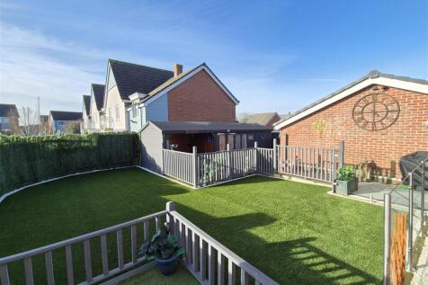 Private Landscaped Rear Garden